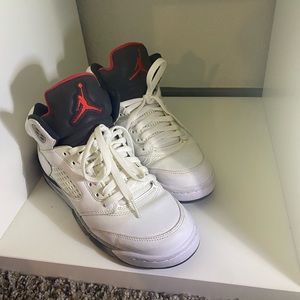 Air Jordan 5’s SIZE 6.5 YOUTH, 8 WOMEN